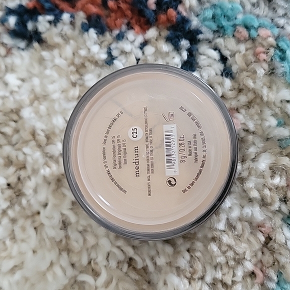 Bareminerals "medium" powder - Picture 3 of 3